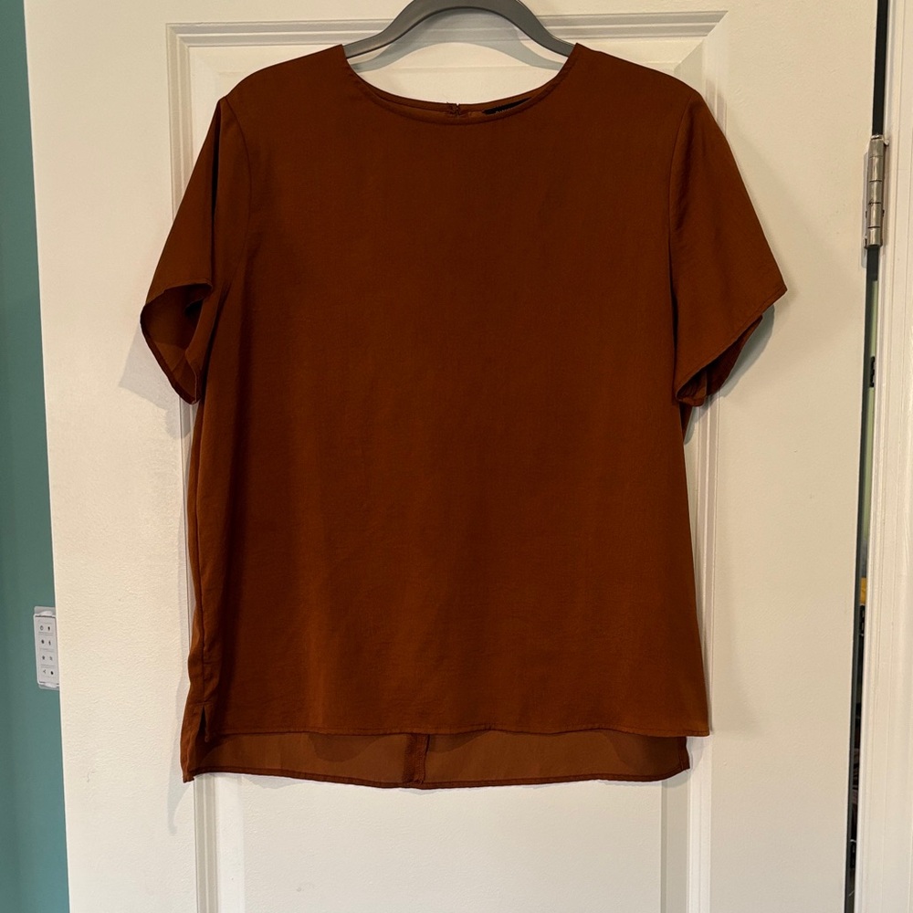 Banana Republic Burnt Orange Silky Short-Sleeve Crew Neck Blouse